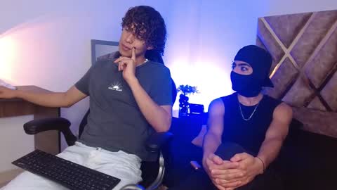 Snapshot of nickolas_moon chatting on February 23, 1:42 pm Nickolas Muoz online show from February 23, 1:42 pm