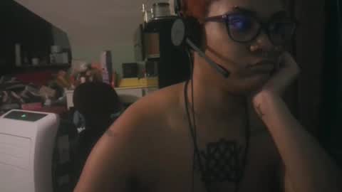 nickythehawtie online show from April 15, 2:07 am