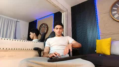 nico_monroet online show from April 24, 9:39 pm