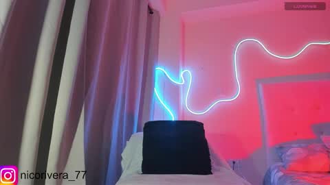 Snapshot of nico_rivera chatting on December 17, 3:45 am Nicolas online show from December 17, 3:45 am