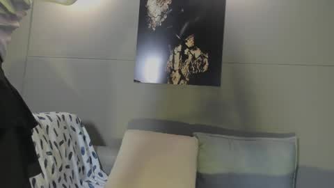 Snapshot of nicol_and_thiago_212 chatting on May 17, 11:23 pm nicol_and_thiago_212 online show from May 17, 11:23 pm