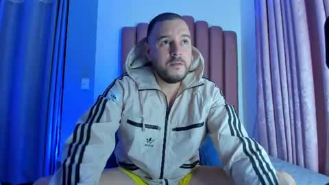 nicola_d_angelo online show from July 13, 8:33 pm