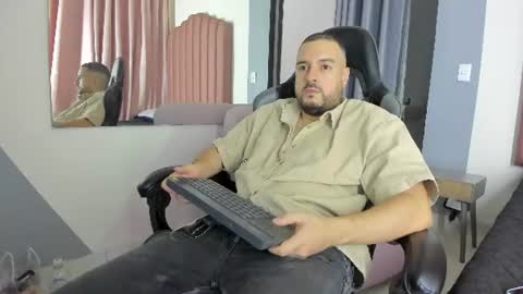 nicola_d_angelo online show from July 25, 9:34 pm
