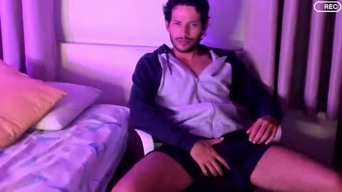 nicolasrodrii online show from December 20, 2:07 am