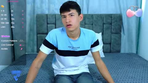 nicolastorres__ online show from February 26, 8:19 pm