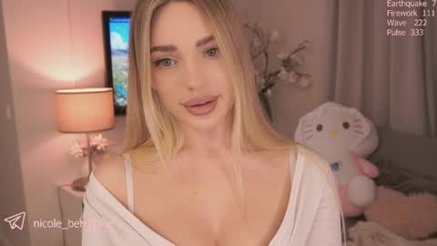 Nicole online show from June 2, 9:17 pm