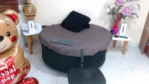 Nicole Santana online show from June 5, 10:48 pm