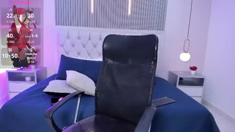 Nicole online show from June 27, 2:23 pm