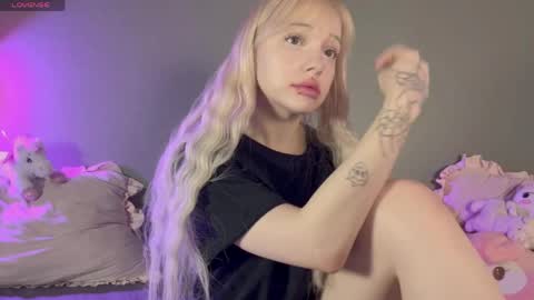 Mary online show from April 12, 12:37 am