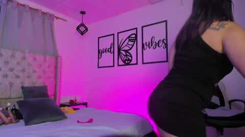 nicolee millerr online show from April 10, 12:54 pm