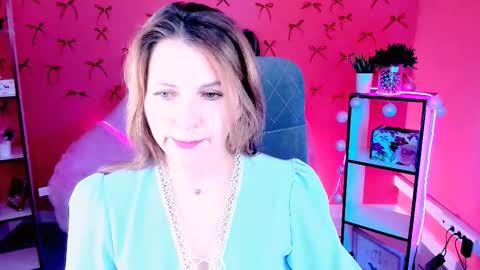 nicolehits online show from March 18, 1:25 pm