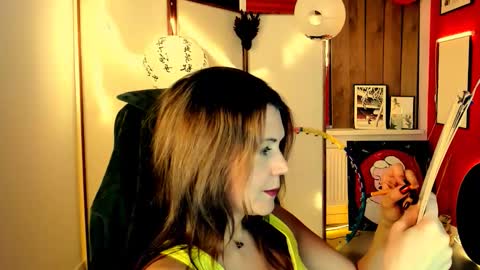 nicolehits online show from March 19, 2:21 pm