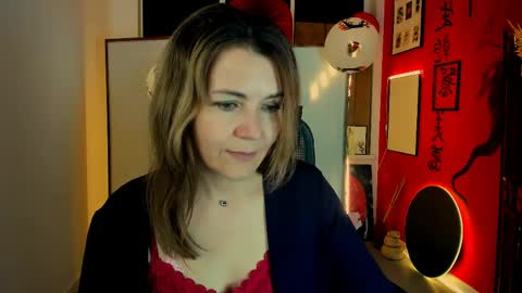 nicolehits online show from April 7, 1:55 pm