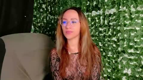 Snapshot of nicoleirisxxx chatting on June 30, 5:19 am nicoleirisxxx online show from June 30, 5:19 am