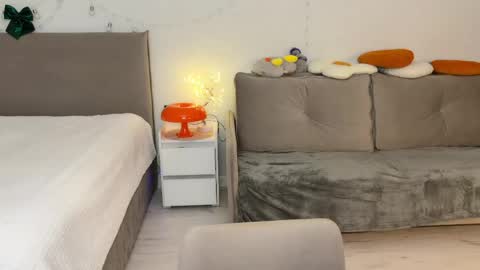 nicolekira online show from May 25, 6:25 pm