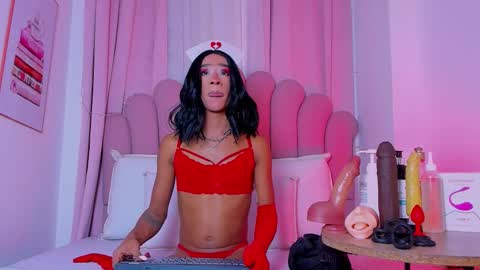 nicolemadrird online show from February 27, 5:24 pm