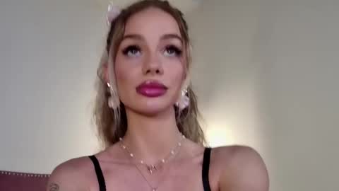 Sarah online show from March 6, 12:29 am