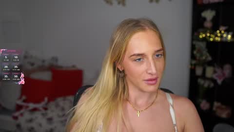 nicolette__shea_ online show from January 3, 4:59 pm