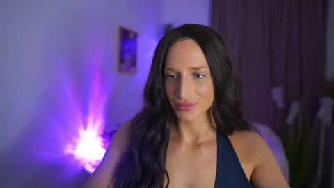 nicolette__shea_ online show from July 6, 6:10 pm