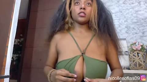Snapshot of nicolle4 chatting on June 20, 7:16 pm nicolle4 online show from June 20, 7:16 pm