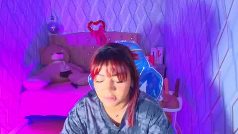 Nicolle Miley online show from February 8, 4:05 am