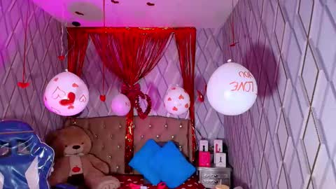 Nicolle Miley online show from February 15, 4:42 am