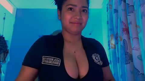 Nicolle Miley online show from March 23, 1:37 pm