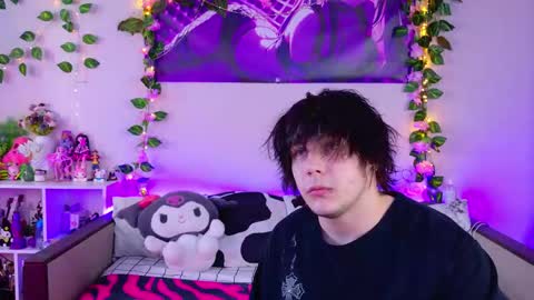 Snapshot of night_angell chatting on February 10, 10:19 am Night angel online show from February 10, 10:19 am