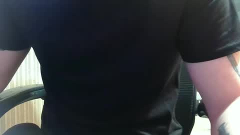 Snapshot of niglo620 chatting on April 12, 9:03 am niglo620 online show from April 12, 9:03 am