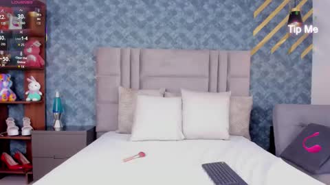 NiiaMoore online show from November 20, 9:14 pm