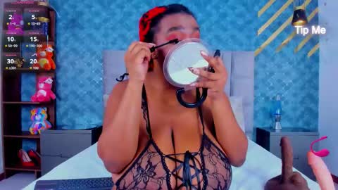 NiiaMoore online show from February 5, 9:08 pm