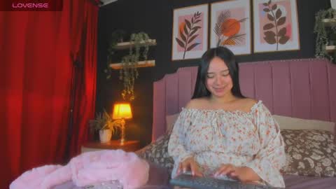 Snapshot of niikkyy_ chatting on May 11, 12:33 pm Niky online show from May 11, 12:33 pm