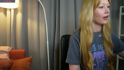 LIana online show from May 18, 9:09 pm