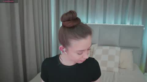 Snapshot of nikaletta chatting on May 13, 9:44 pm Nika online show from May 13, 9:44 pm