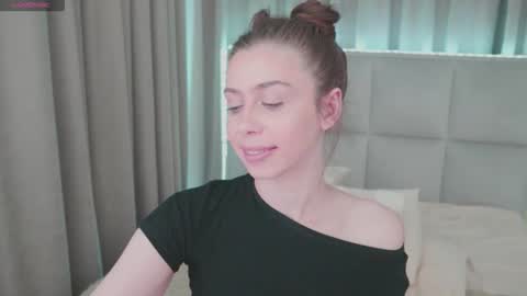 Snapshot of nikaletta chatting on May 15, 11:34 pm Nika online show from May 15, 11:34 pm