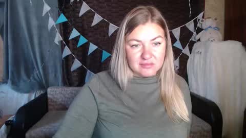 Snapshot of nikaskylink chatting on October 6, 4:43 am Nika online show from October 6, 4:43 am