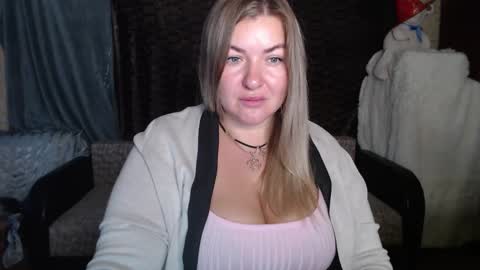 Snapshot of nikaskylink chatting on November 5, 3:50 am Nika online show from November 5, 3:50 am