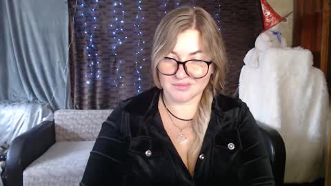 Snapshot of nikaskylink chatting on November 7, 5:07 am Nika online show from November 7, 5:07 am