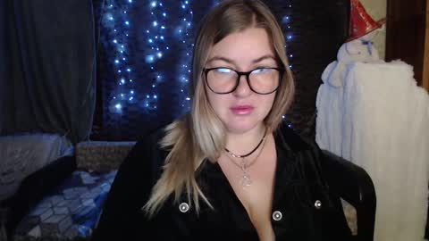 Snapshot of nikaskylink chatting on November 12, 12:22 am Nika online show from November 12, 12:22 am