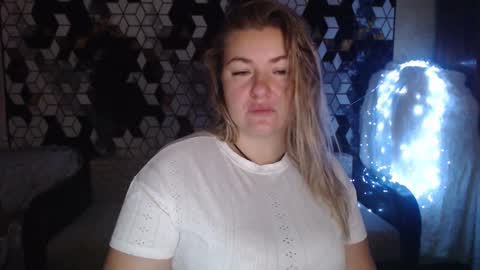 Snapshot of nikaskylink chatting on November 24, 3:50 am Nika online show from November 24, 3:50 am