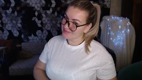 Snapshot of nikaskylink chatting on January 14, 5:13 am Nika online show from January 14, 5:13 am