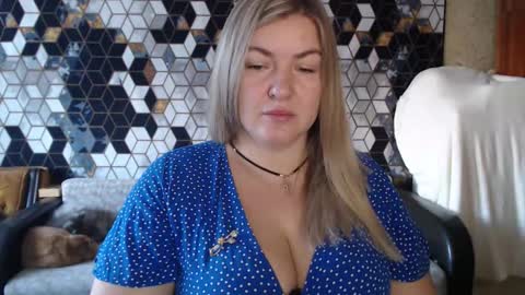 Snapshot of nikaskylink chatting on February 2, 5:17 am Nika online show from February 2, 5:17 am