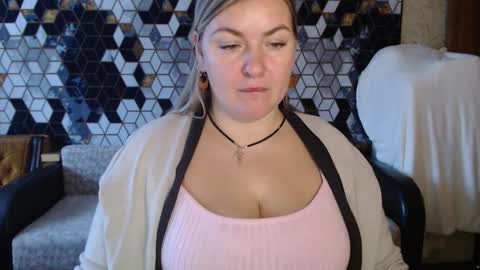 Snapshot of nikaskylink chatting on February 3, 5:05 am Nika online show from February 3, 5:05 am