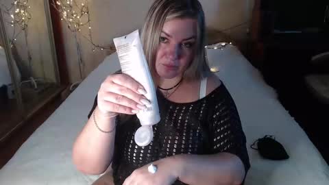 Snapshot of nikaskylink chatting on February 19, 5:58 am Nika online show from February 19, 5:58 am