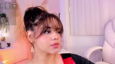 Snapshot of nikavelvet chatting on October 28, 12:14 am NIKA online show from October 28, 12:14 am