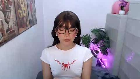 Snapshot of nikitta_morris chatting on May 4, 7:26 am nikitta_morris online show from May 4, 7:26 am