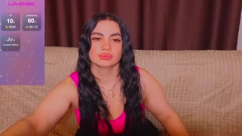 Nikki Kardashian online show from March 5, 10:43 pm