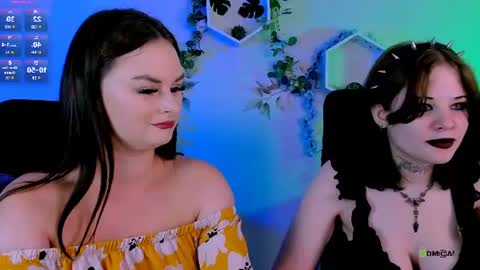 nikki_kiss_ online show from July 22, 8:39 am