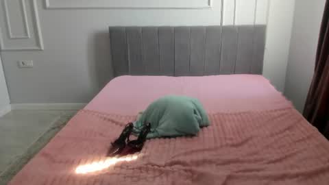 Nikky online show from June 22, 3:25 am