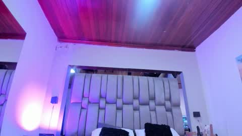     online show from March 18, 11:57 am